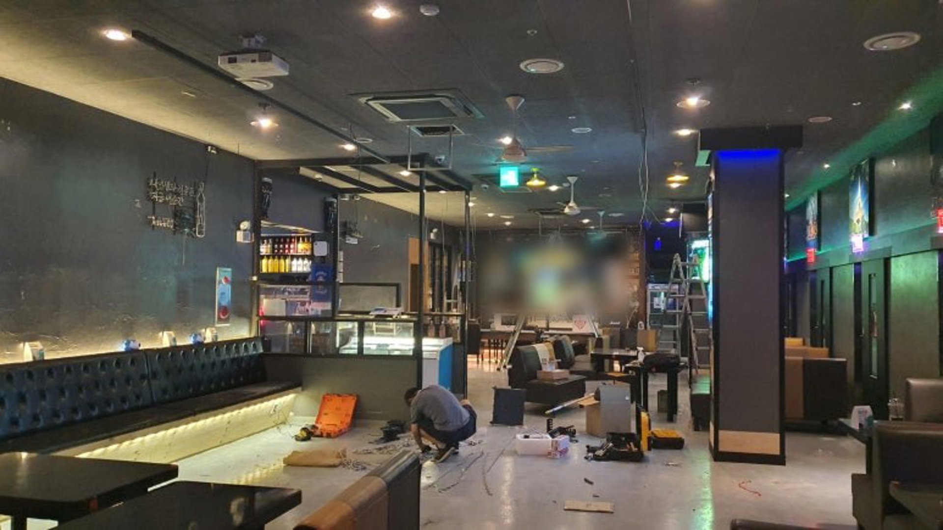 ③ 파이프를 세우기 전 시공 초기의 홀
