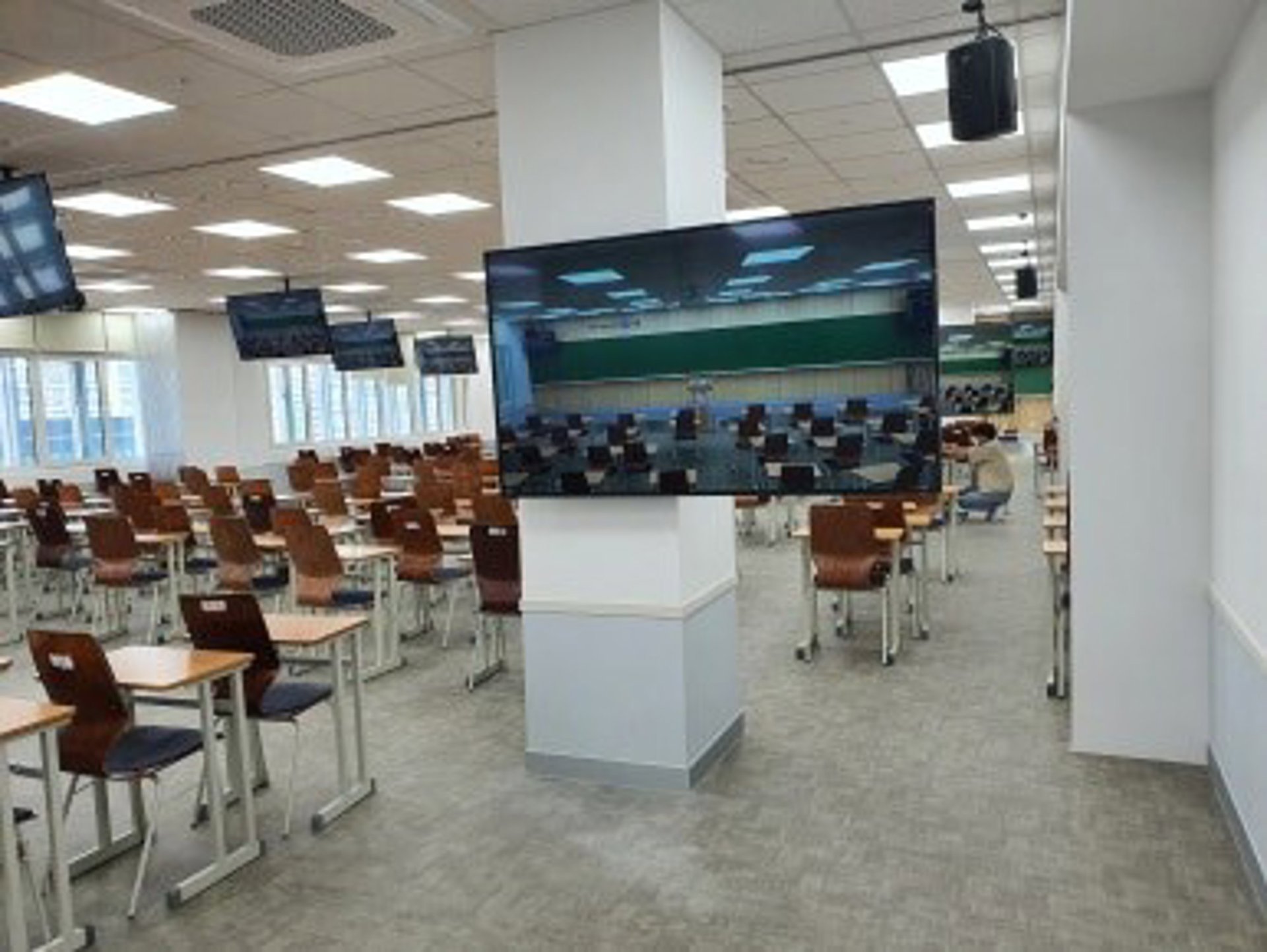 ⑤ 기둥 구간까지 화면이 들어선 모습